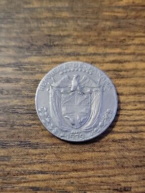 1979 Republica de Panama Silver-Colored Coin